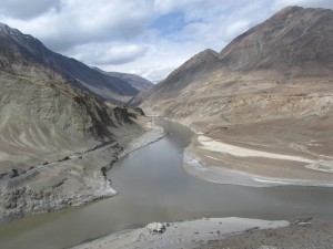 confluence of the indus and zanskar