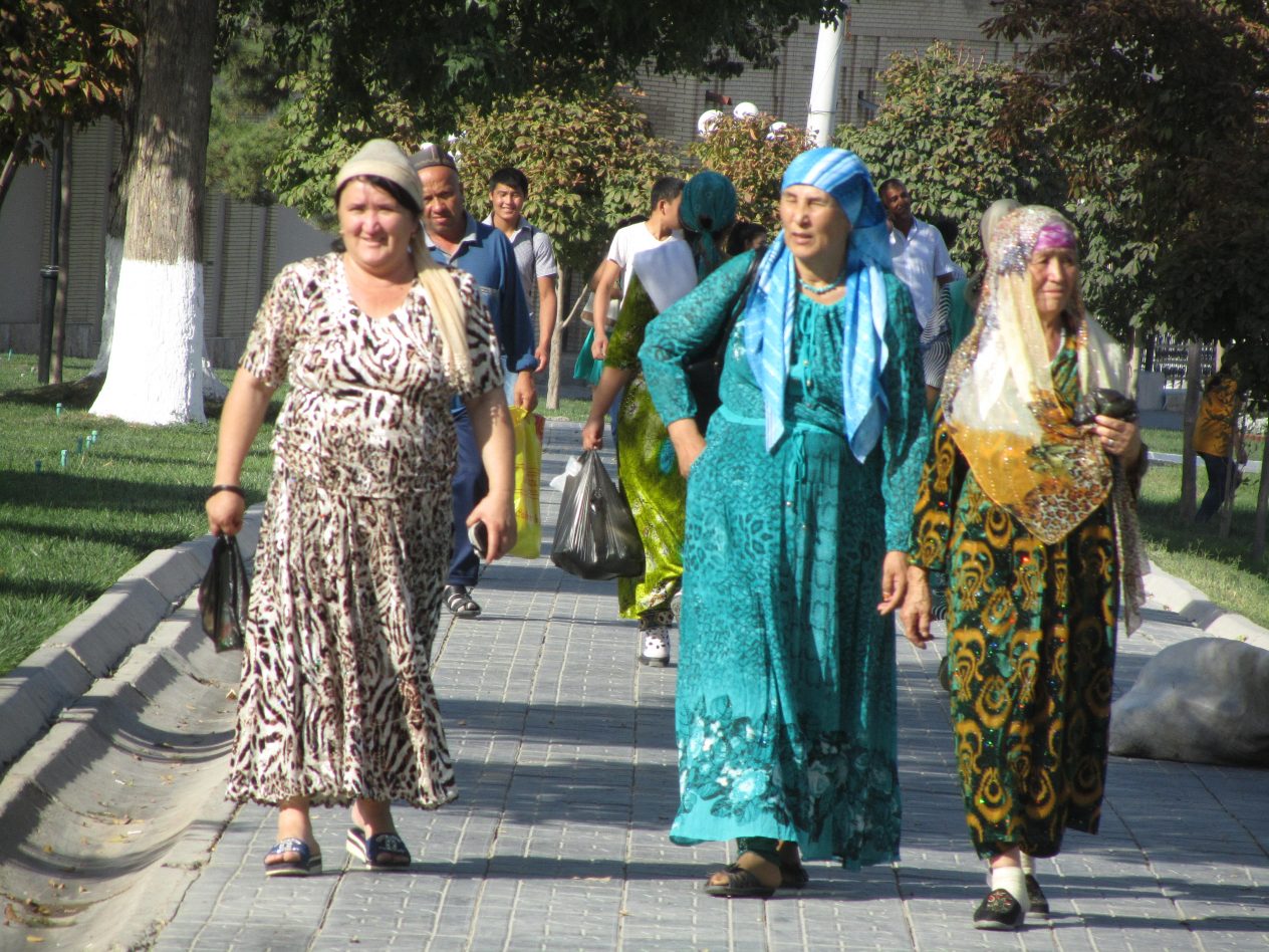 uzbek ladies' outfit