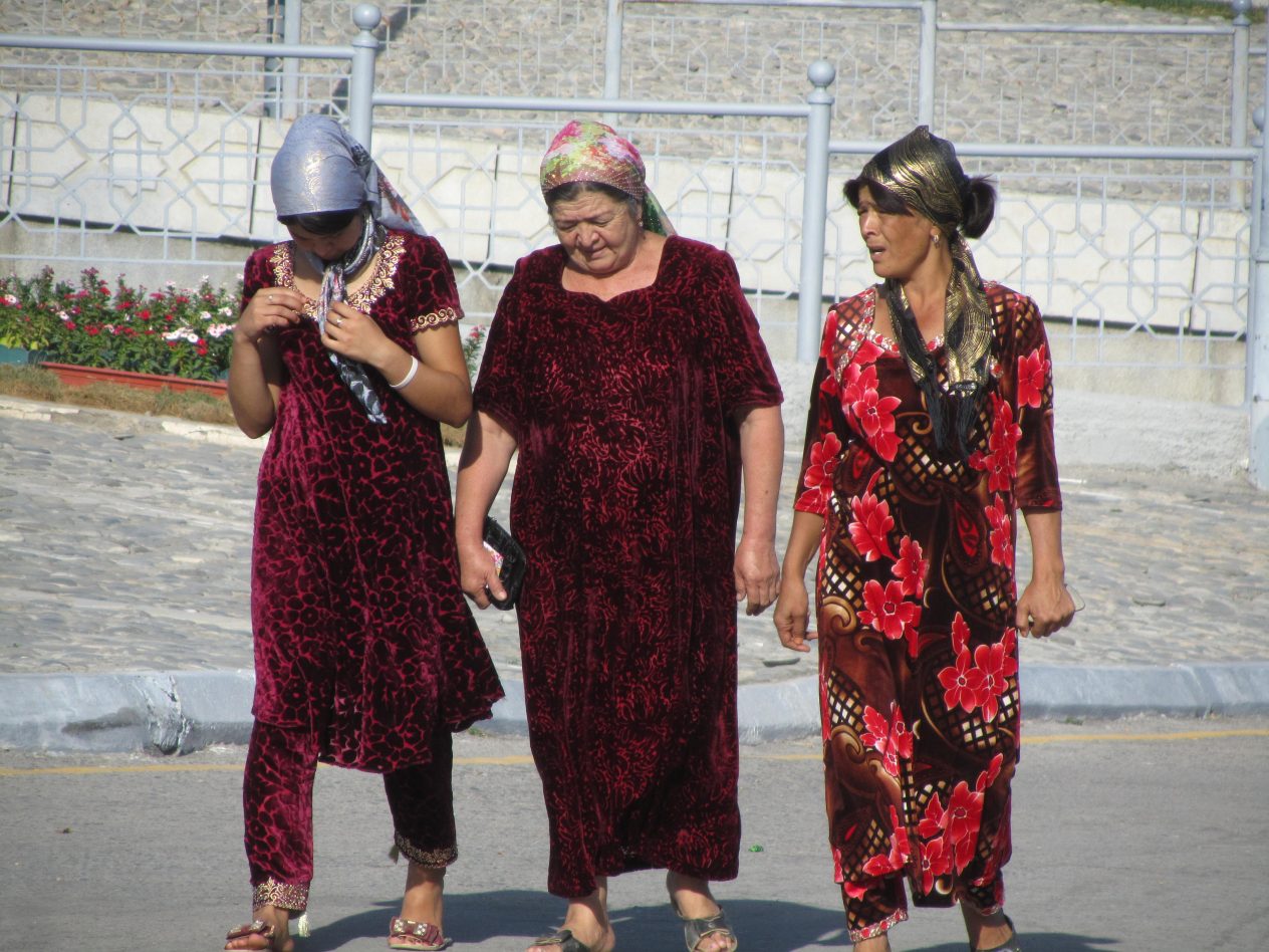 uzbek ladies' outfit
